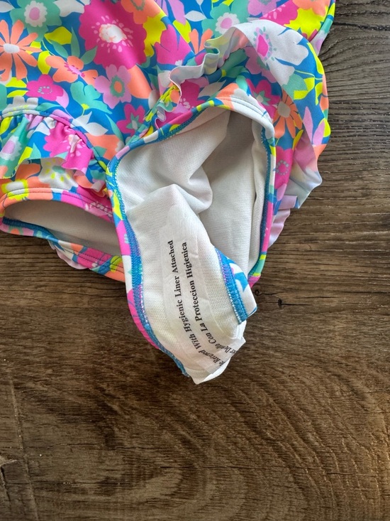 Cat & Jack Rashguard - Picture 3 of 3